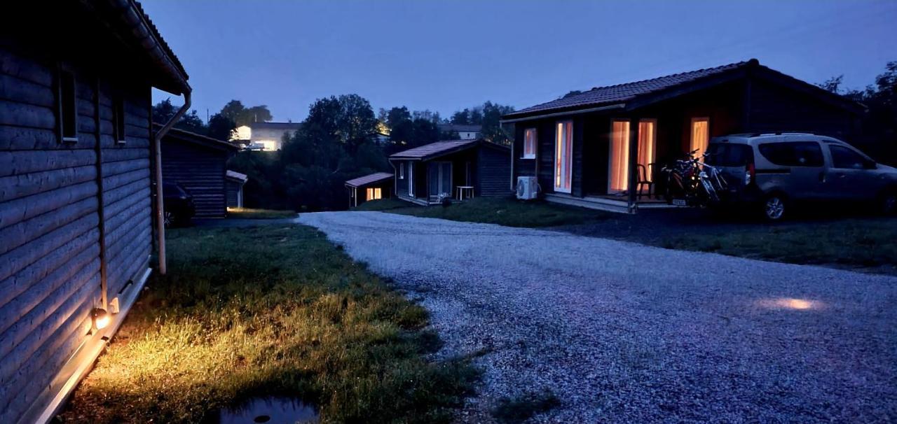 Les Chalets D Hermine Montredon-Labessonnie Экстерьер фото